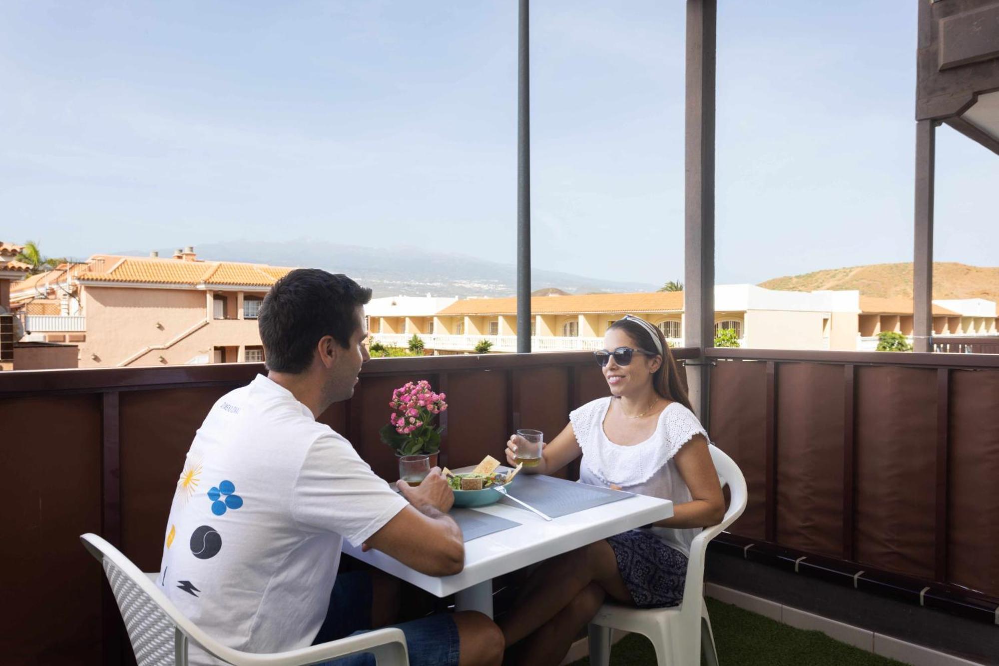 Agradable Piso Con Piscina & Playa Terraza Y Wifi Lägenhet Costa Del Silencio Exteriör bild